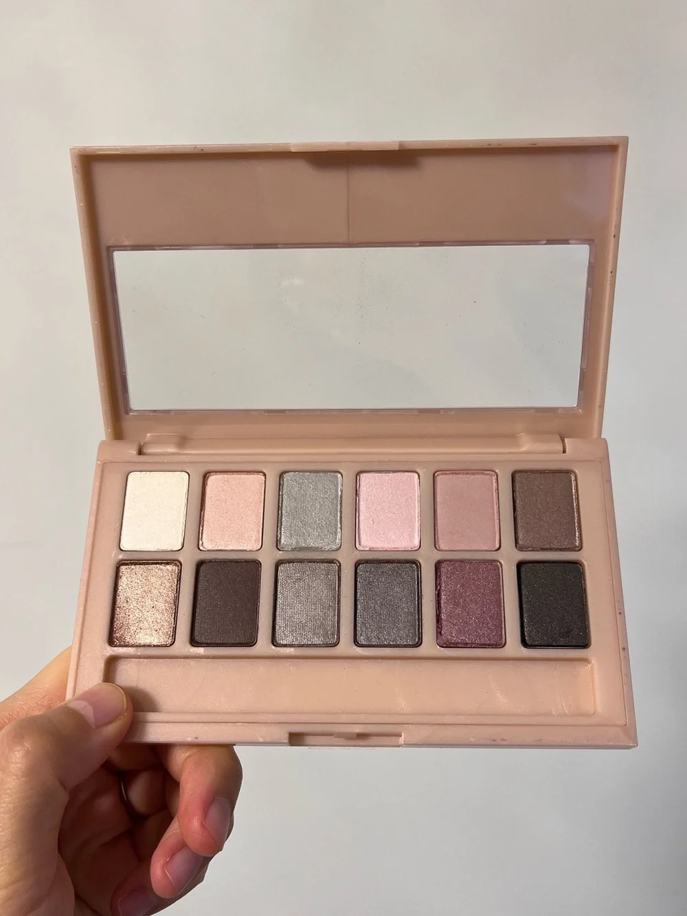 Maybelline The Blushed Nudes Eyeshadow Palette
